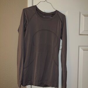 Lululemon Long sleeve workout shirt